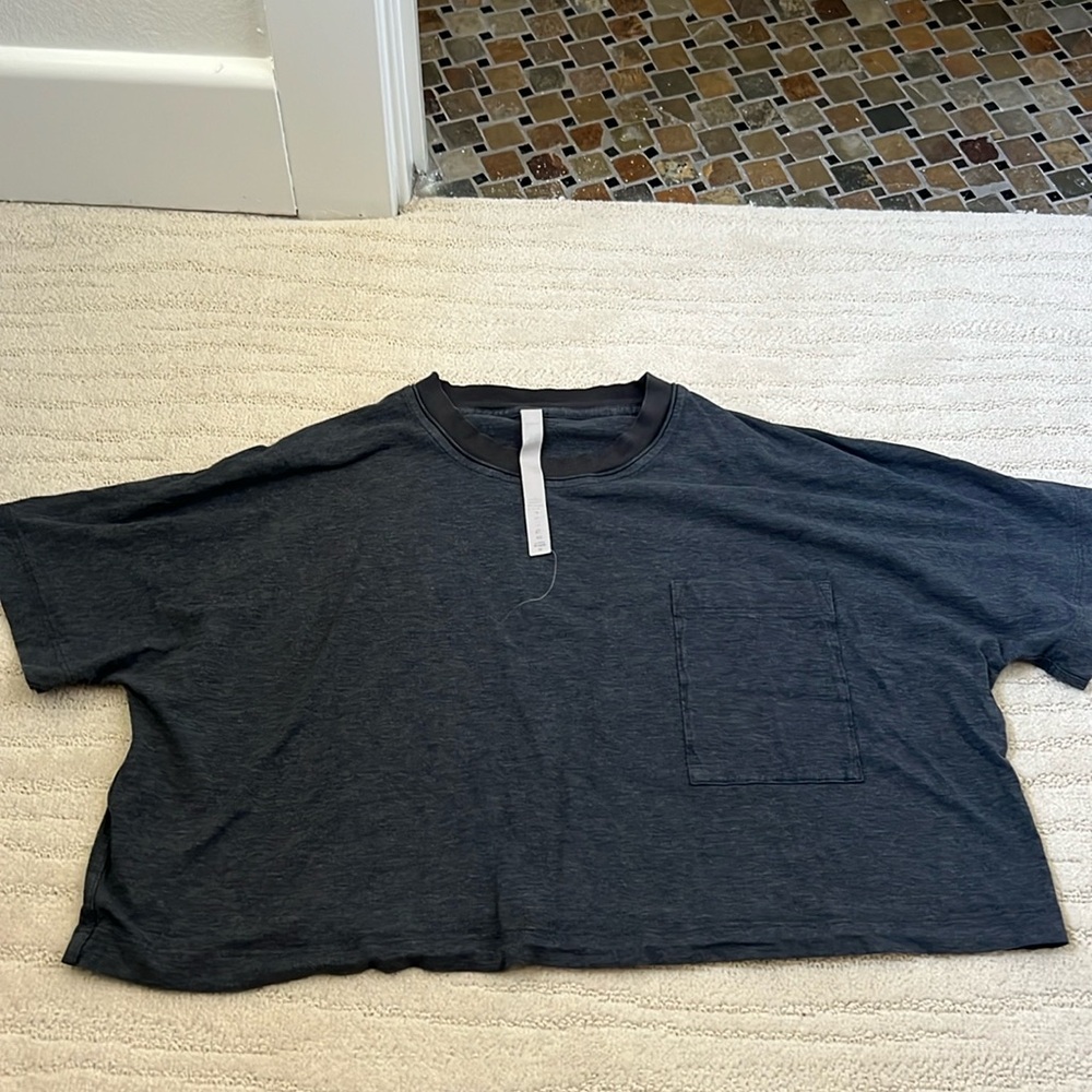 Lululemon crop top